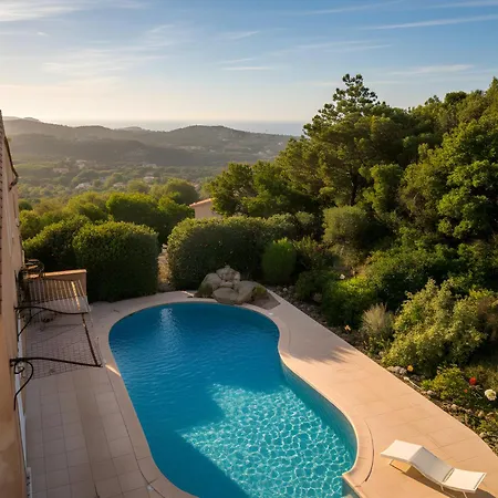 Mini 1 Piece 21 M2 Pour 2 Personnes Piscine Partagee Climatisation Porto-Vecchio (Corsica)